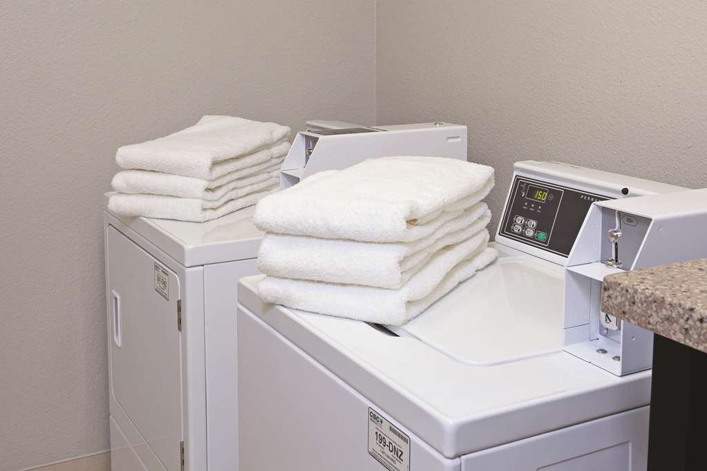 La Quinta By Wyndham Pomona Hotel Facilities photo