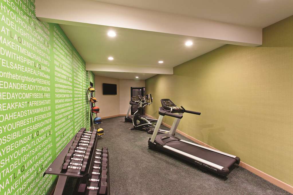 La Quinta By Wyndham Pomona Hotel Facilities photo